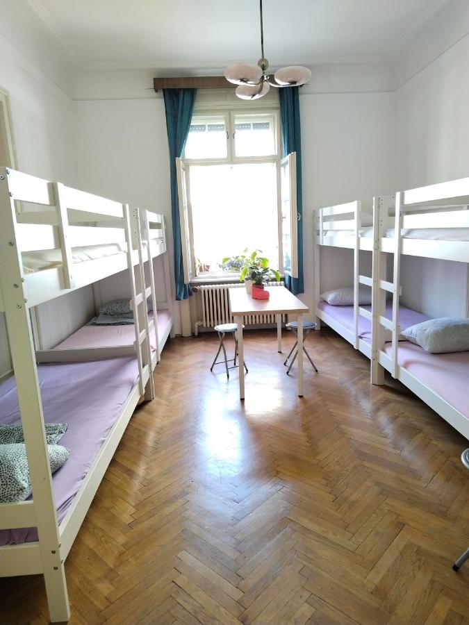 Monica'S House Hostel Beograd Bagian luar foto